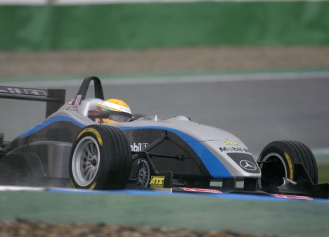 Lewis Hamilton afviste alle forsøg på at snuppe pole til lørdagens Formel 3-løb (Foto: F3euroseries)